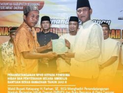 Wakil Bupati Ketapang Hadiri Penanda tanganan NPHD Dan Serahkan Bantuan Paket Ramadhan