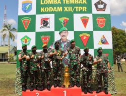 Pangdam XII/Tpr Serahkan Hadiah Lomba Menembak Piala Pangdam