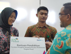 Peduli Dunia Pendidikan, PLN Serahkan Beasiswa untuk Siswa Paskibraka Nasional Asal Kalbar