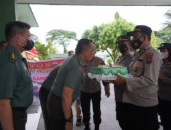 HUT Ke-77 TNI, Personel Polres Pematang Siantar Dan Simalungun Beri Kejutan Datangi Makorem 022/Pantai Timu