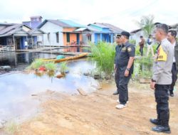 Meski Diguyur Hujan Deras, Bupati Citra Tetap Tinjau Berbagai Lokasi Banjir di Pulau Maya