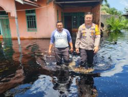 Polsek MHS Uptade perkembangan banjir/debit air di Dusun 4 dan Dusun 2 Desa Sungai Pelang Kecamatan Matan Hilir Selatan