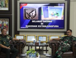 Mayjen TNI Sulaiman Agusto menerima kunjungan Tim Peneliti Puslitbang Strahan Balitbang Kemhan. Indeks Pertahanan Wilayah di Kalimantan barat