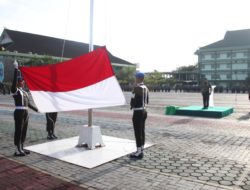 Tiga Hari Menjabat, Irdam XII/Tpr Pimpin Upacara Bendera 17-an