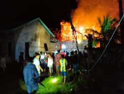 RUMAH DAN BANGUNAN WALET WARGA TERBKAR.