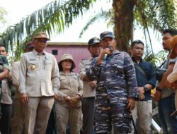 Danlanal Ketapang Lepas Rombongan Susur Sungai Napak Tilas