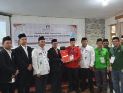 Junaidi, S.P, M.Si, Dan Suprapto, S.Pd, M.M. Resmi Mendaftar Ke KPU Ketapang Sebagai Calon Bupati Dan Wakil Bupati.